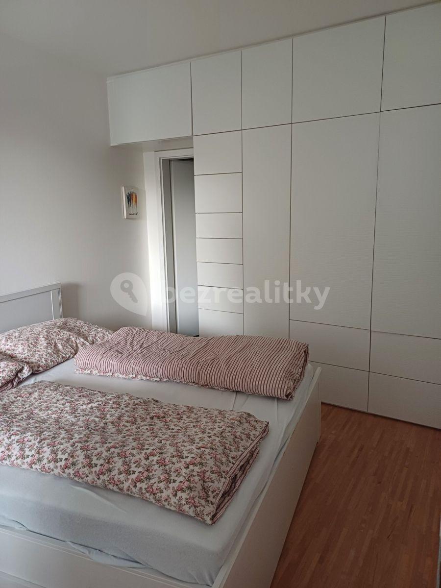 Prenájom bytu 2-izbový 40 m², U Libeňského pivovaru, Praha, Praha