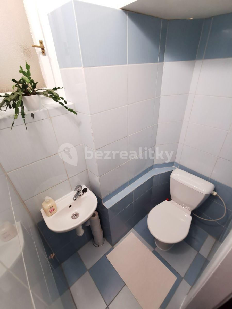 Prenájom bytu 2-izbový 50 m², Hartigova, Praha, Praha