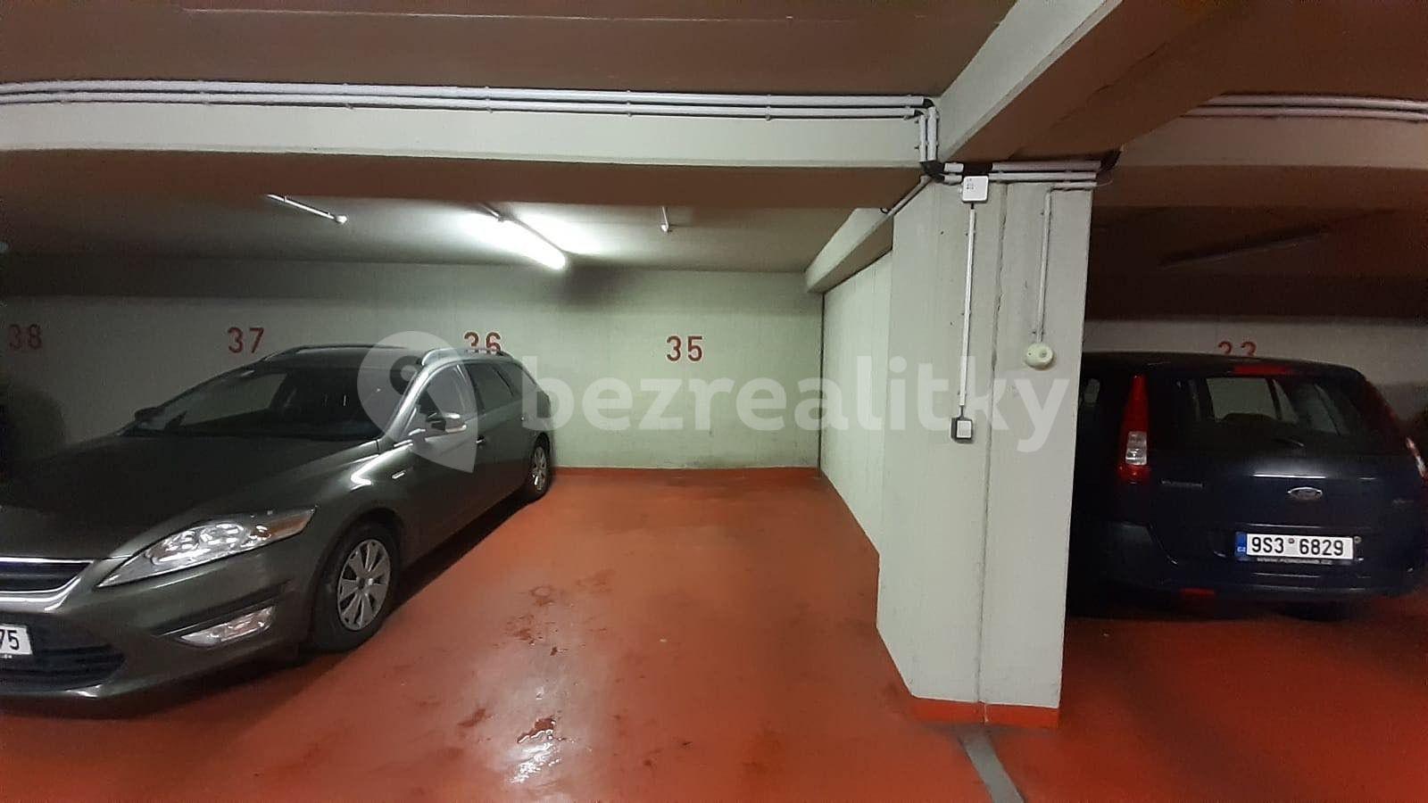 Predaj garáže 12 m², Plzeňská, Praha, Praha