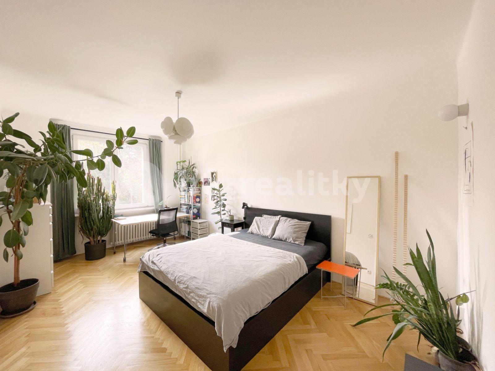 Prenájom bytu 2-izbový 60 m², Jakutská, Praha, Praha