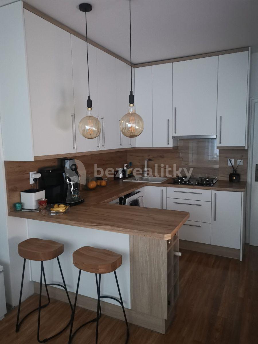 Prenájom bytu 2-izbový 48 m², Patočkova, Praha, Praha