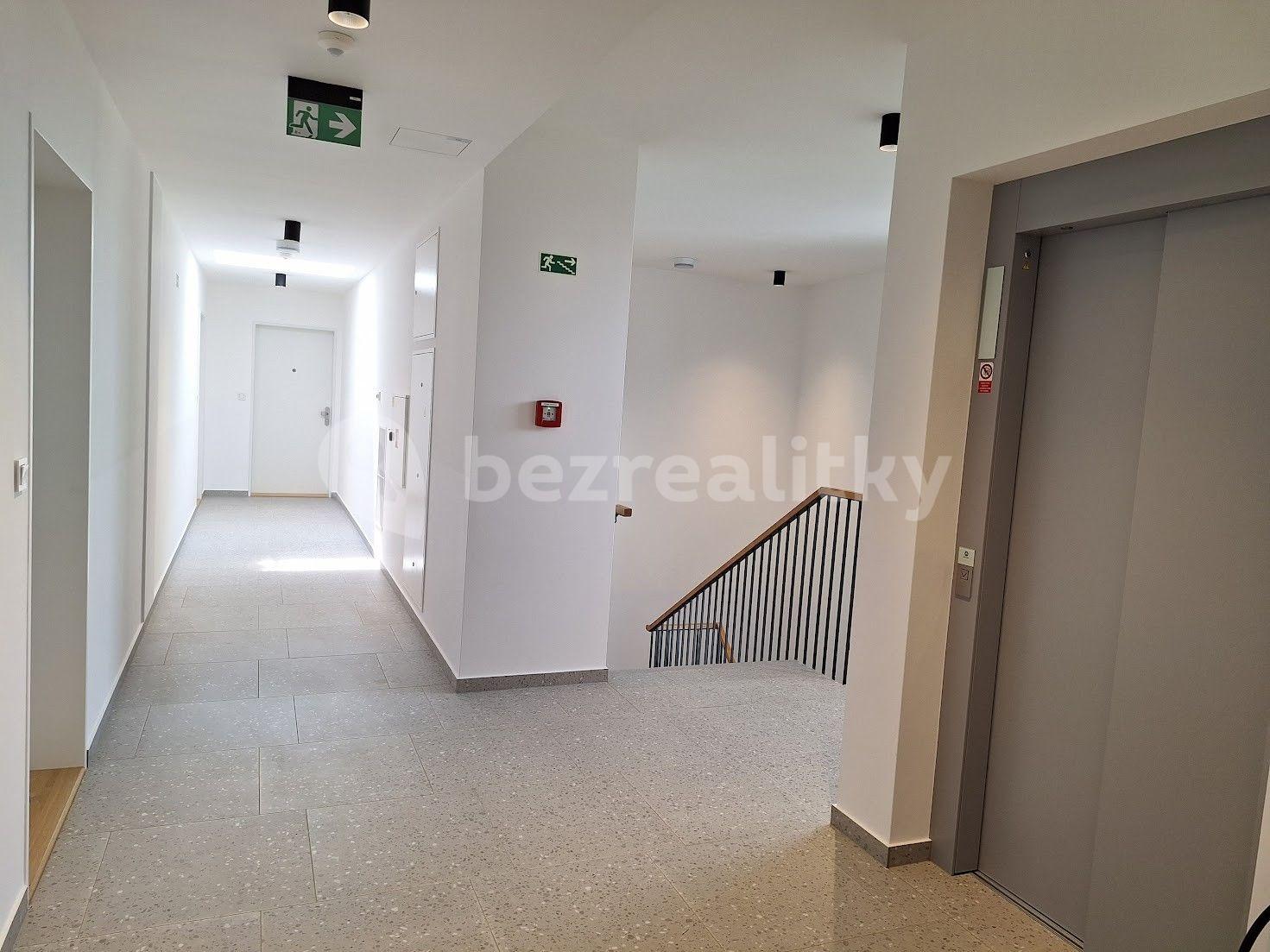 Prenájom bytu 2-izbový 53 m², Armády, Praha, Praha