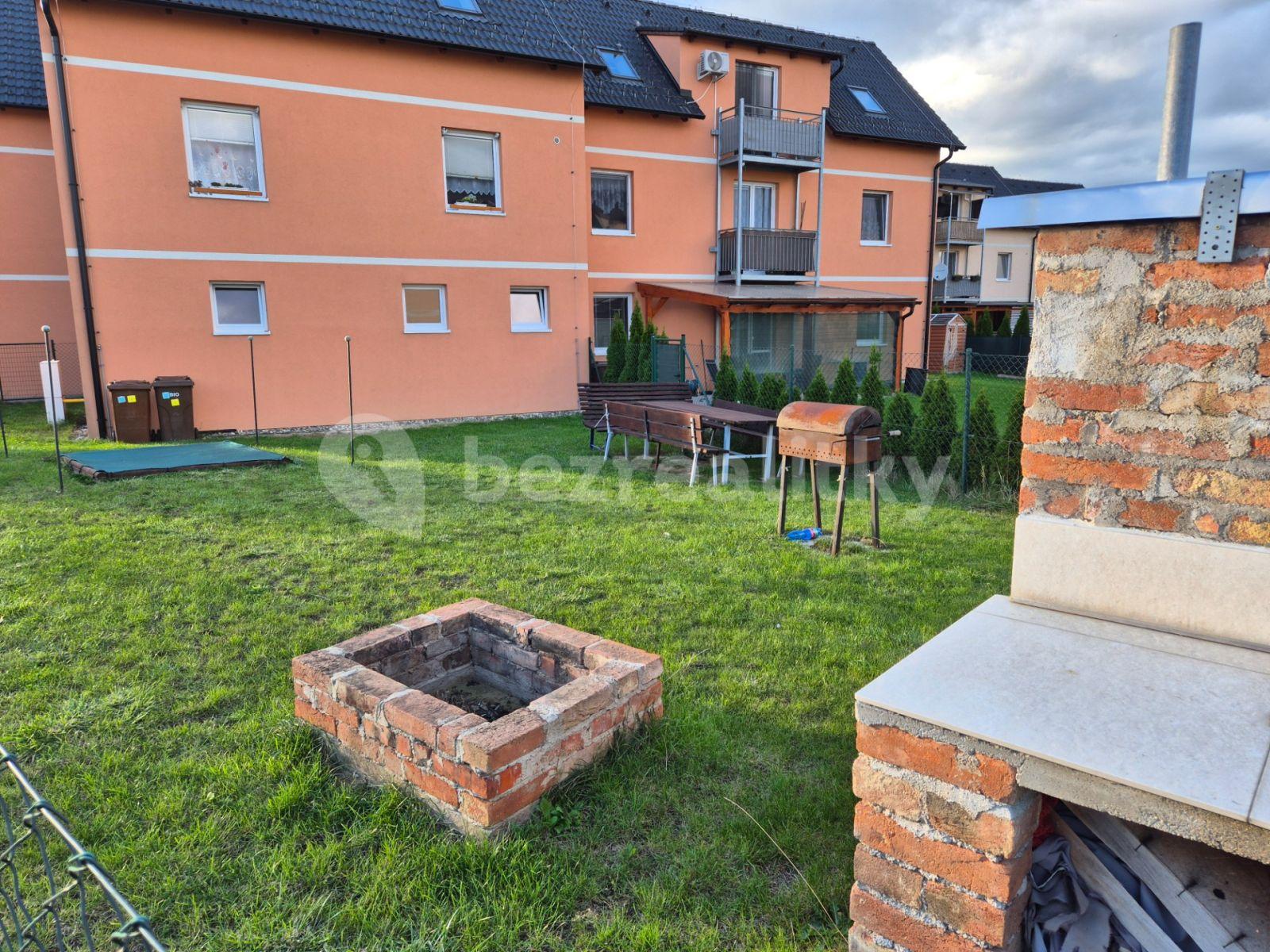 Prenájom bytu 3-izbový 69 m², Kubišova, Nehvizdy, Středočeský kraj