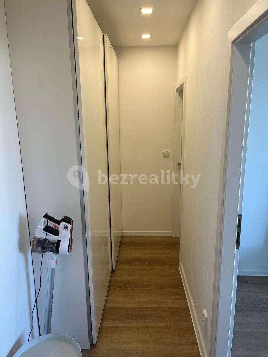 Prenájom bytu 1-izbový 41 m², Na Hranicích, Praha, Praha