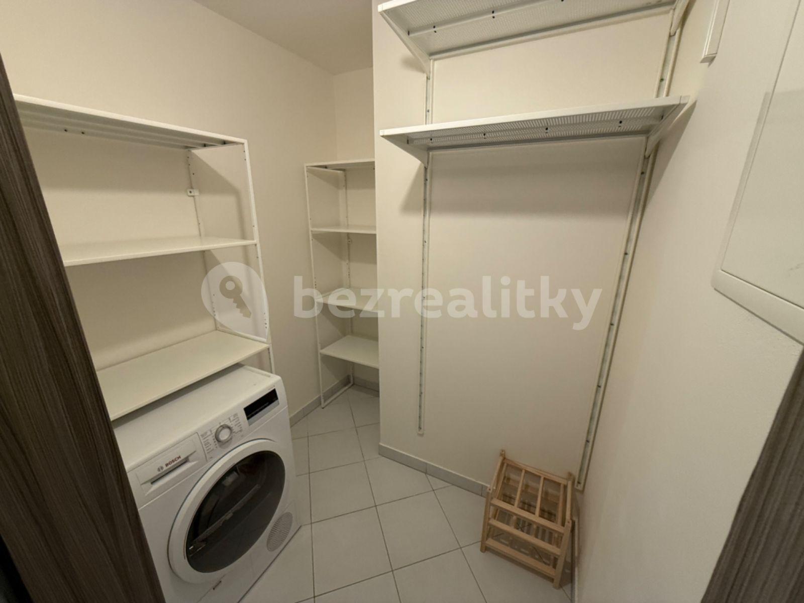 Prenájom bytu 2-izbový 65 m², Olšanská, Praha, Praha