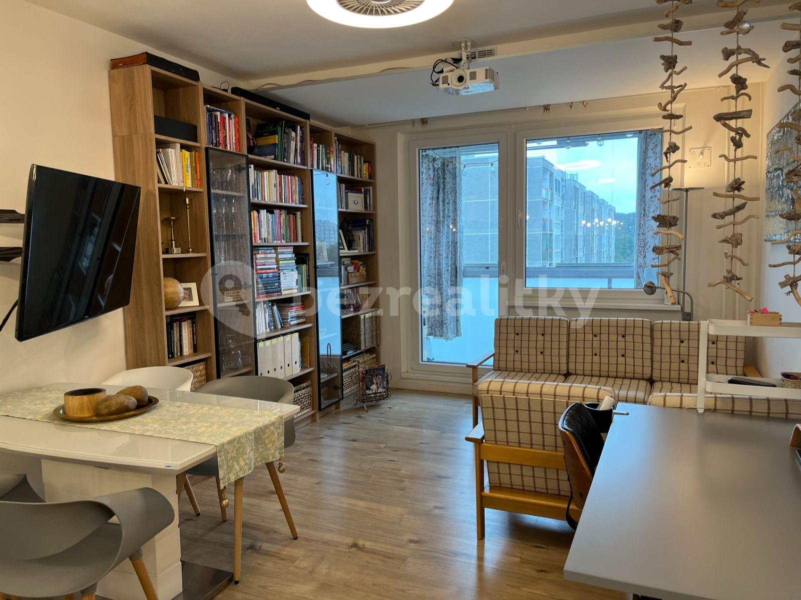 Prenájom bytu 3-izbový 75 m², Rilská, Praha, Praha