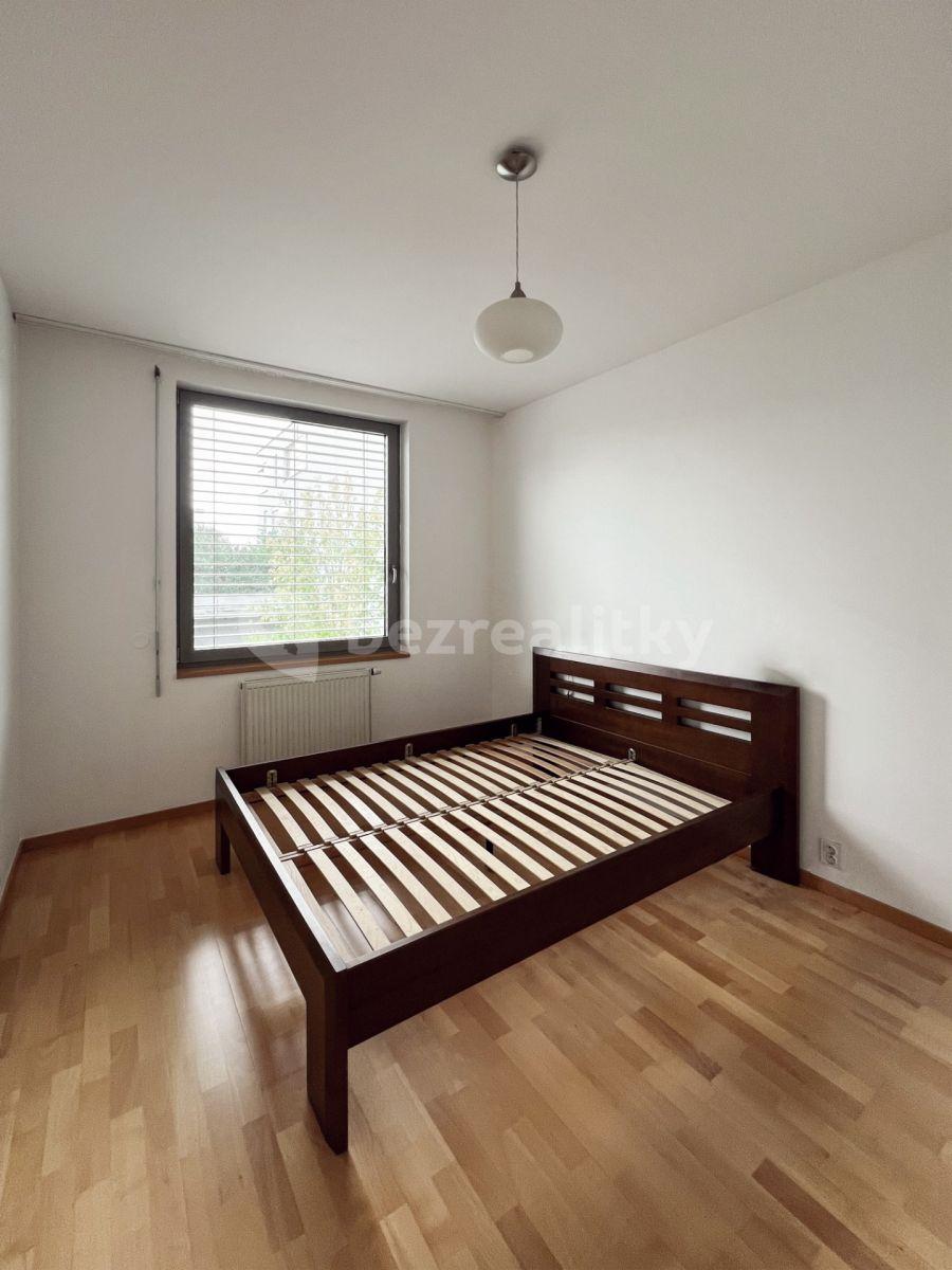 Prenájom bytu 3-izbový 85 m², Valečovská, Praha, Praha