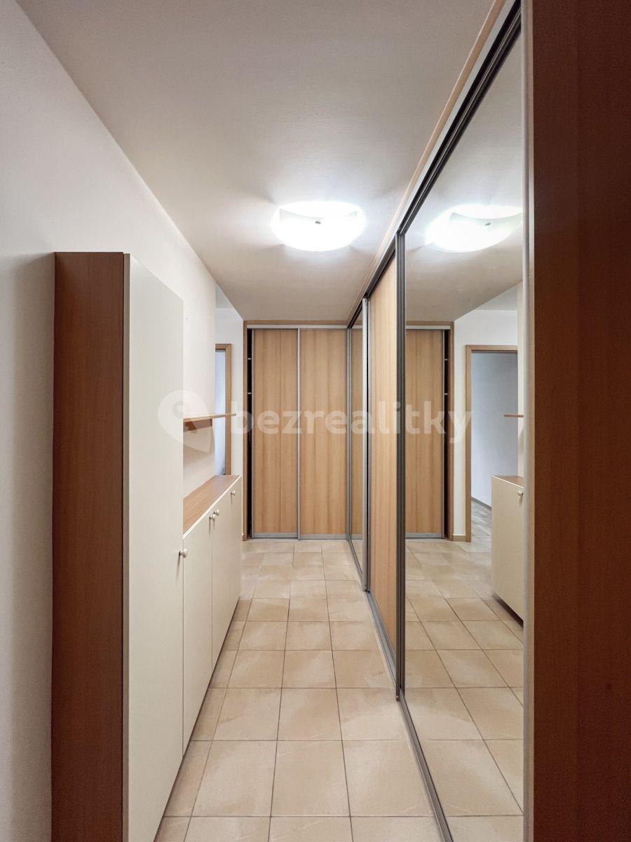 Prenájom bytu 3-izbový 85 m², Valečovská, Praha, Praha