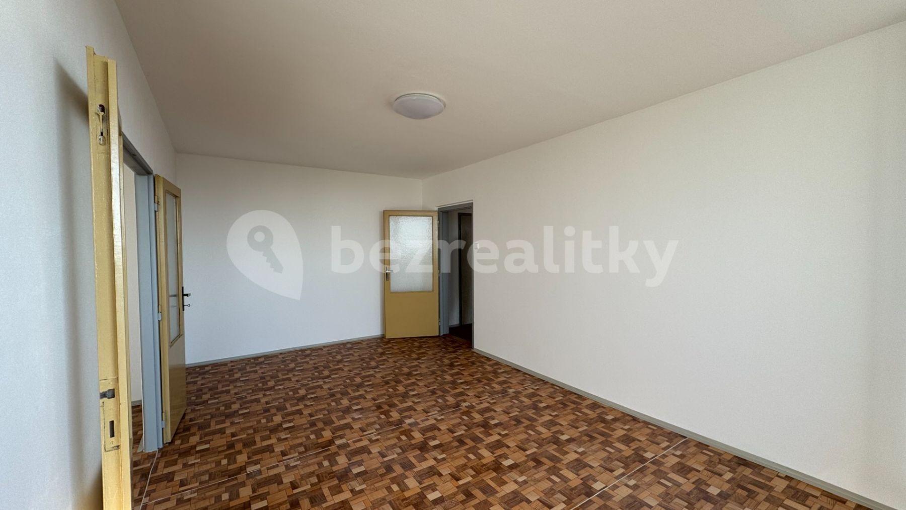 Prenájom bytu 3-izbový 70 m², Hnězdenská, Praha, Praha