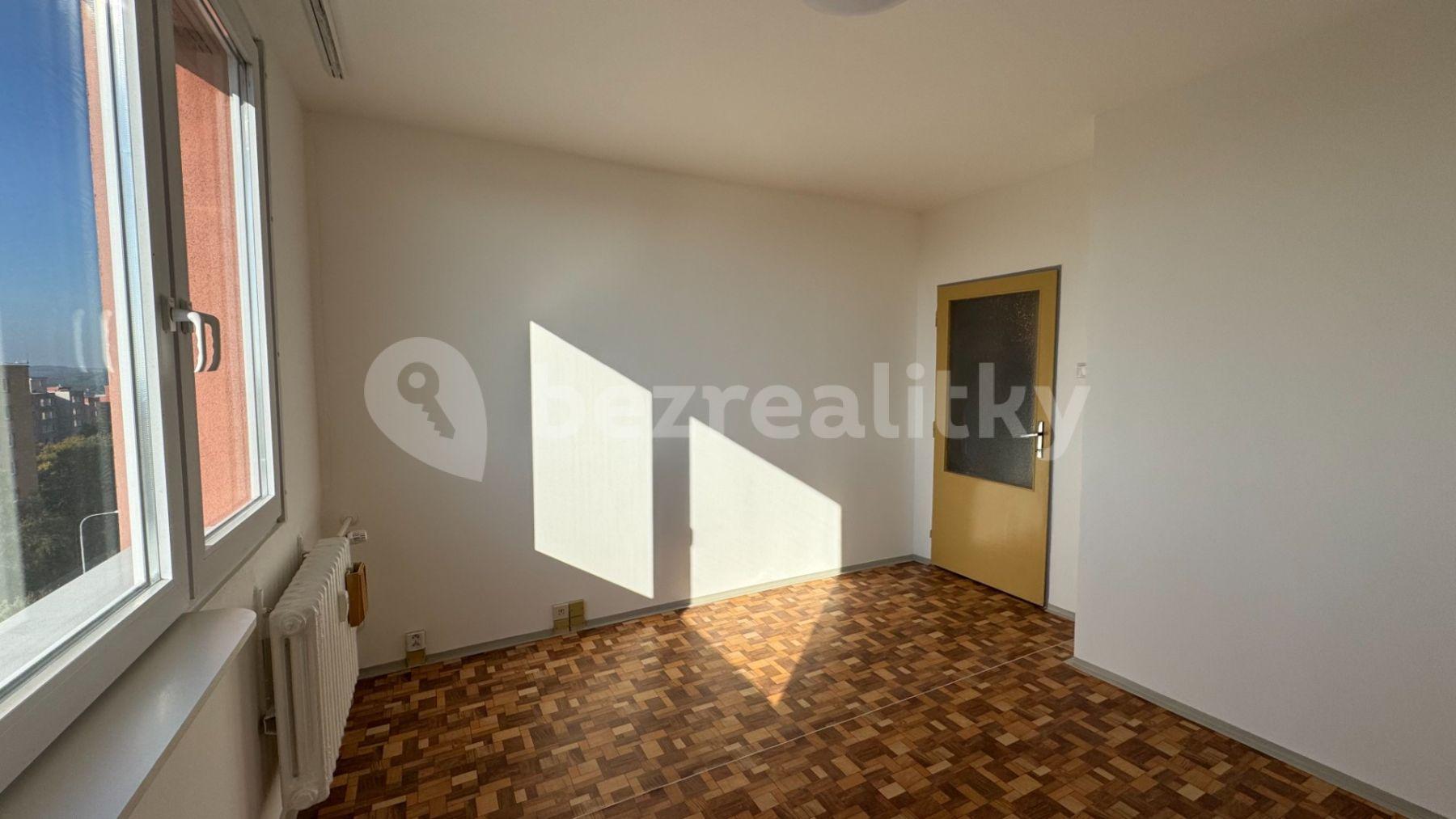 Prenájom bytu 3-izbový 70 m², Hnězdenská, Praha, Praha