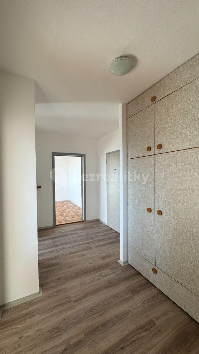 Prenájom bytu 3-izbový 70 m², Hnězdenská, Praha, Praha