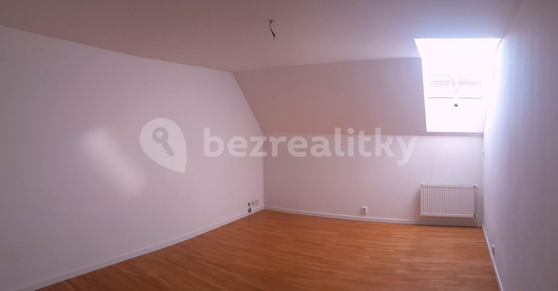 Prenájom bytu 3-izbový 97 m², Eliášova, Praha, Praha