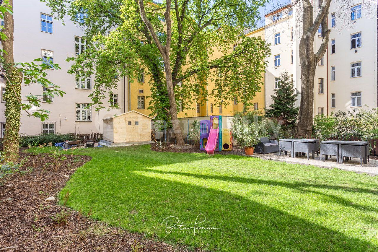 Prenájom bytu 1-izbový 35 m², Legerova, Praha, Praha