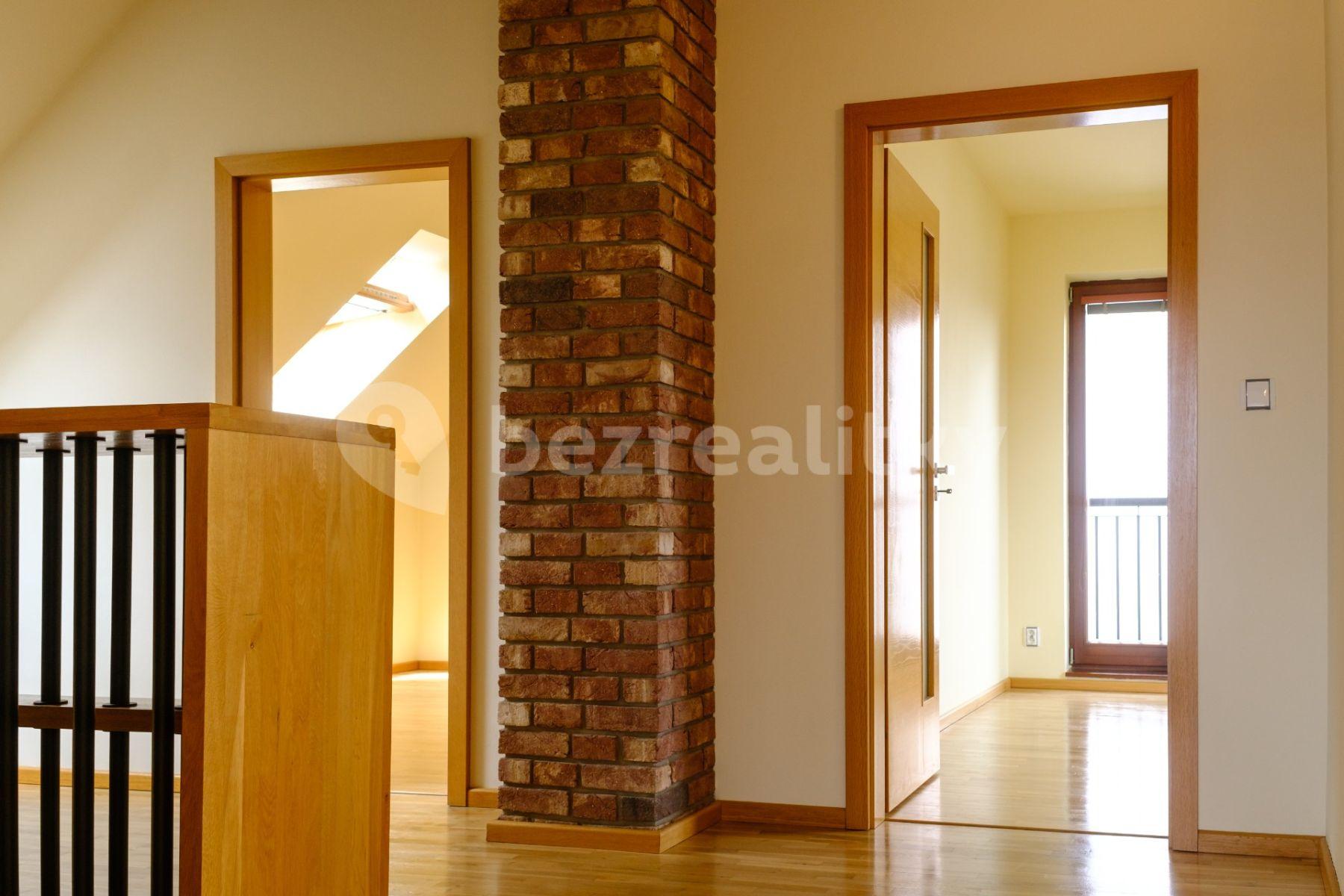 Predaj domu 284 m², pozemek 526 m², K Lesu, Praha, Praha