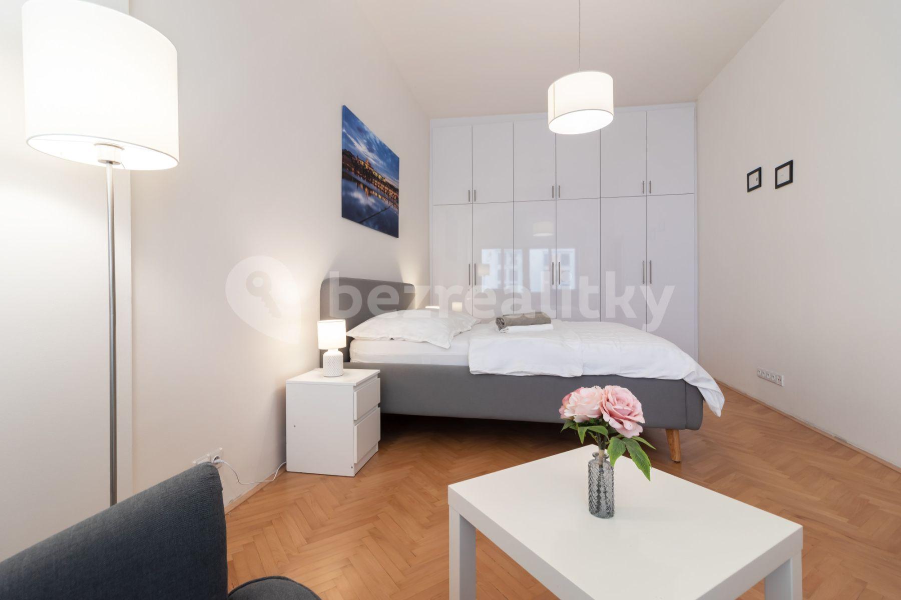 Prenájom bytu 2-izbový 65 m², Karlova, Praha, Praha