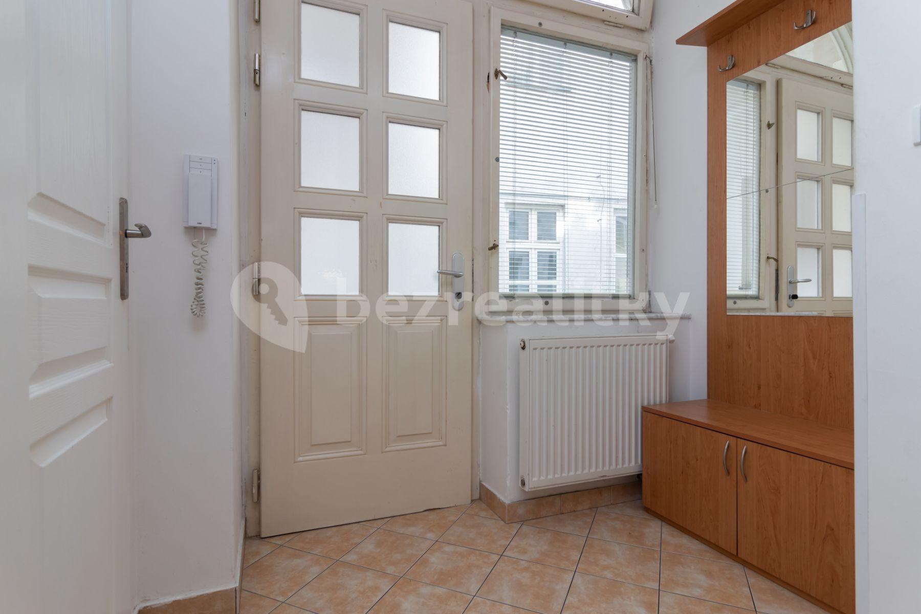 Prenájom bytu 2-izbový 55 m², Karlova, Praha, Praha