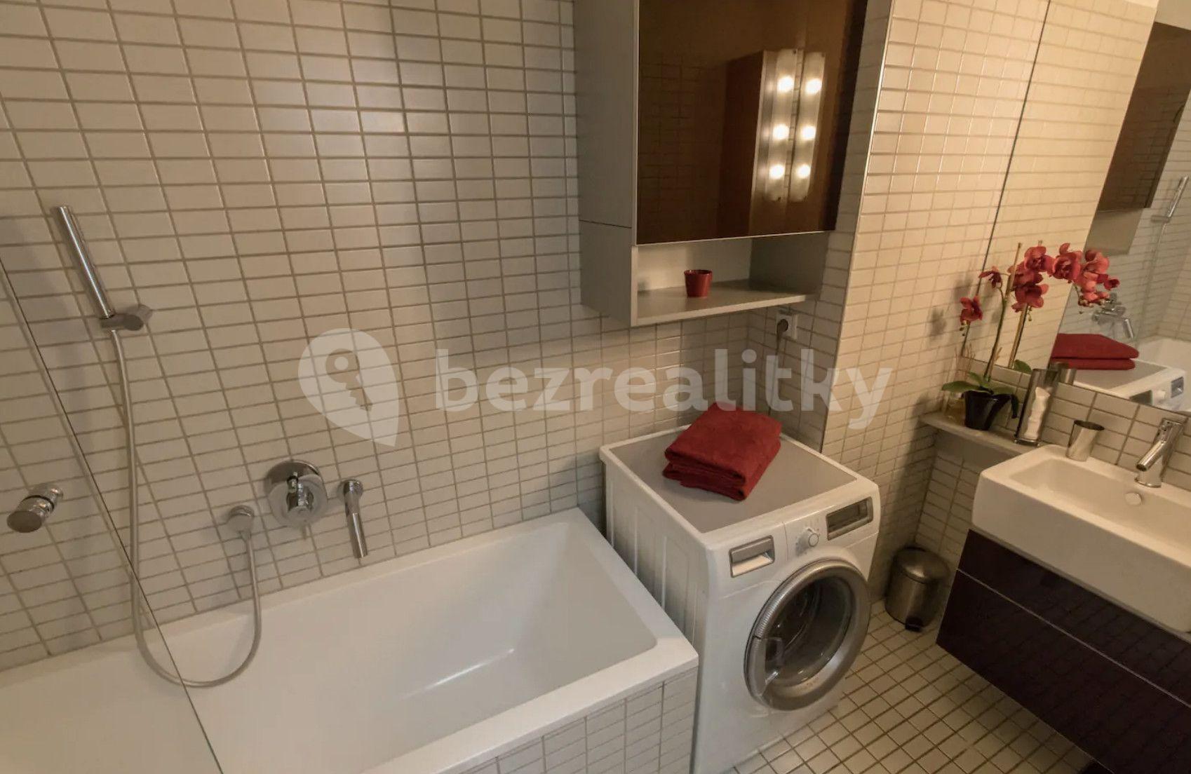 Prenájom bytu 2-izbový 70 m², Prokopova, Praha, Praha