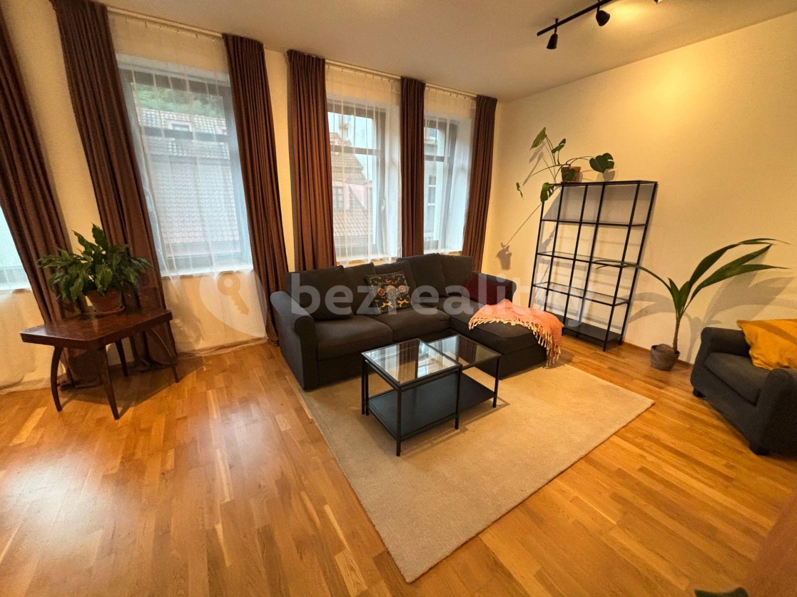 Prenájom bytu 3-izbový 65 m², Děkanská, Praha, Praha