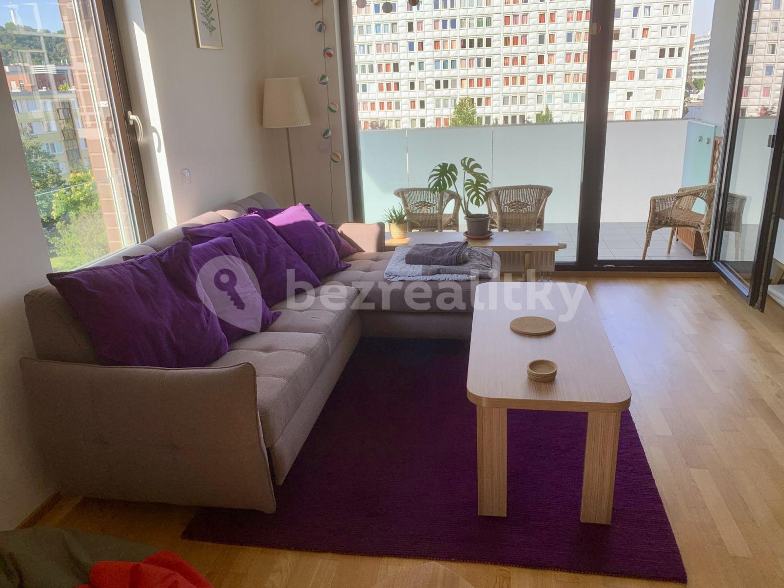 Prenájom bytu 3-izbový 86 m², Nekvasilova, Praha, Praha