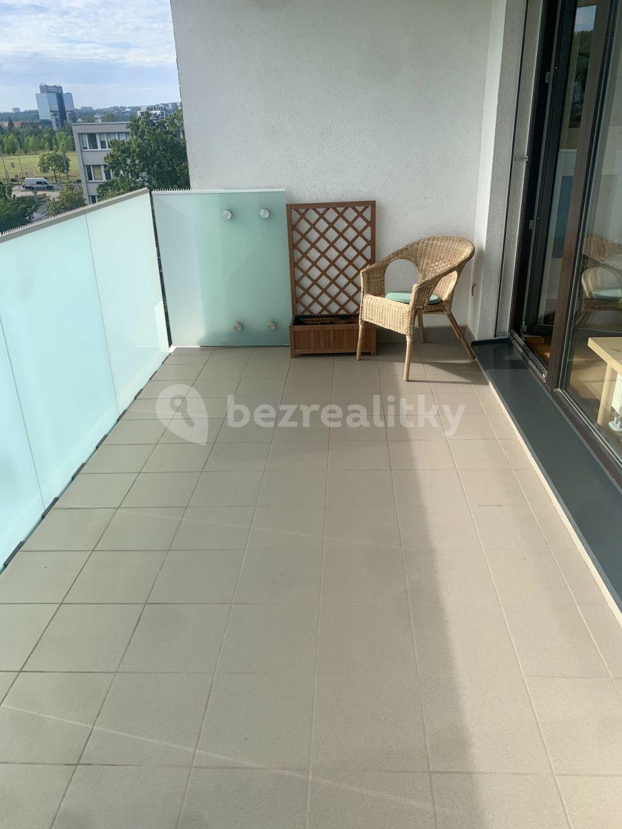 Prenájom bytu 3-izbový 86 m², Nekvasilova, Praha, Praha