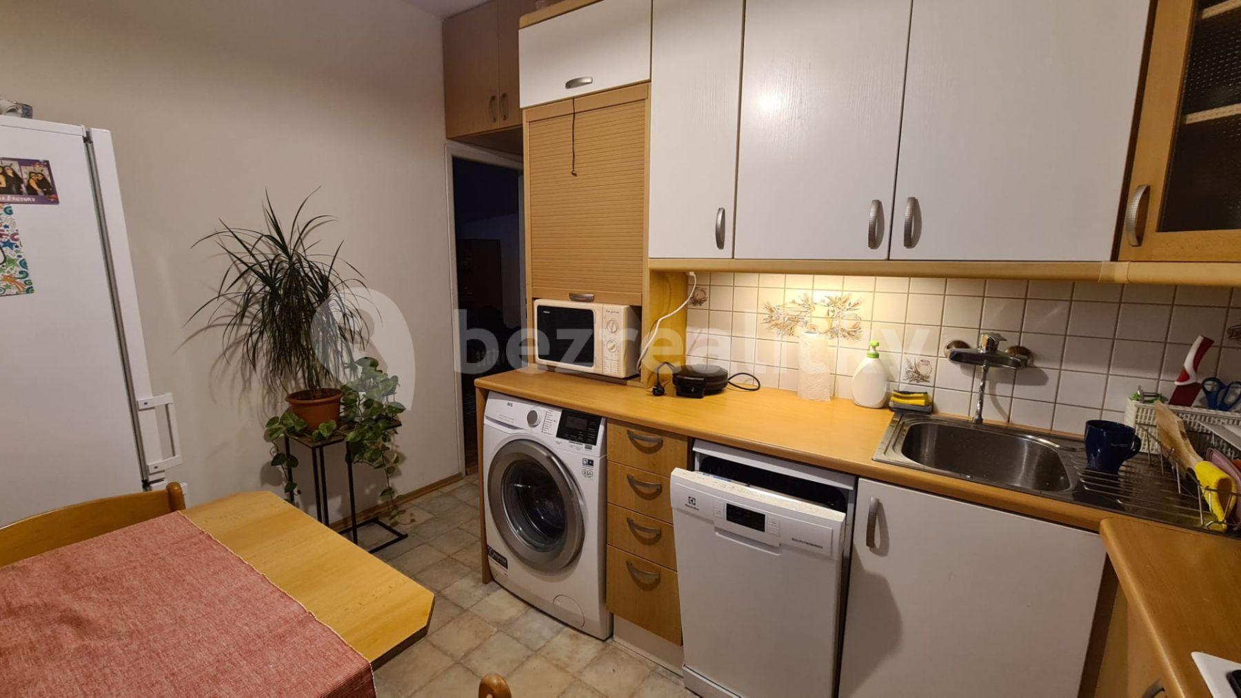 Prenájom bytu 2-izbový 54 m², Angolská, Praha, Praha