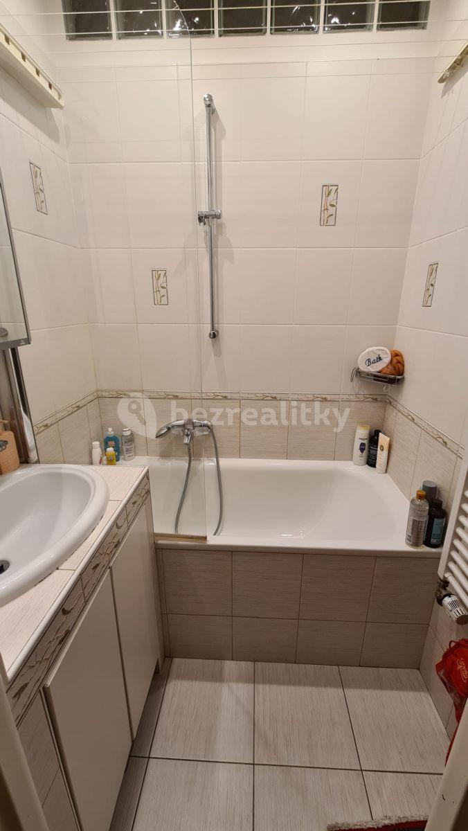 Prenájom bytu 2-izbový 54 m², Angolská, Praha, Praha