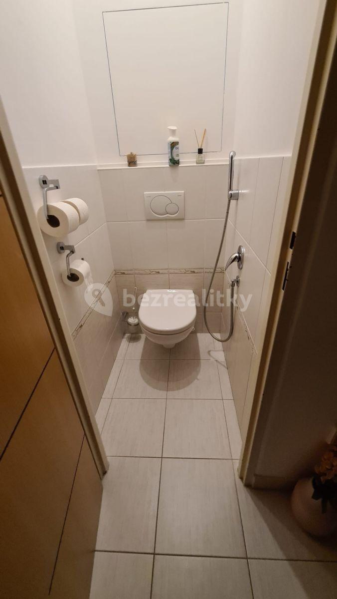 Prenájom bytu 2-izbový 54 m², Angolská, Praha, Praha