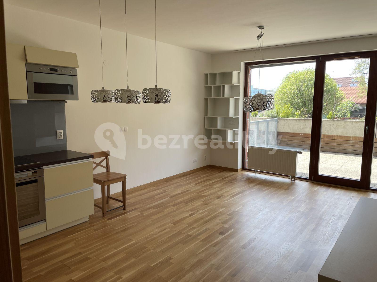 Prenájom bytu 3-izbový 105 m², Březiněveská, Praha, Praha