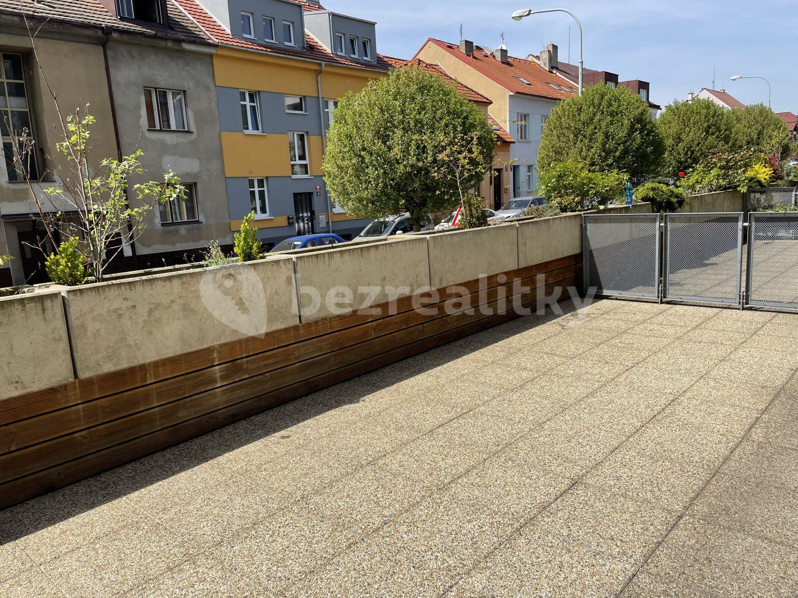 Prenájom bytu 3-izbový 105 m², Březiněveská, Praha, Praha