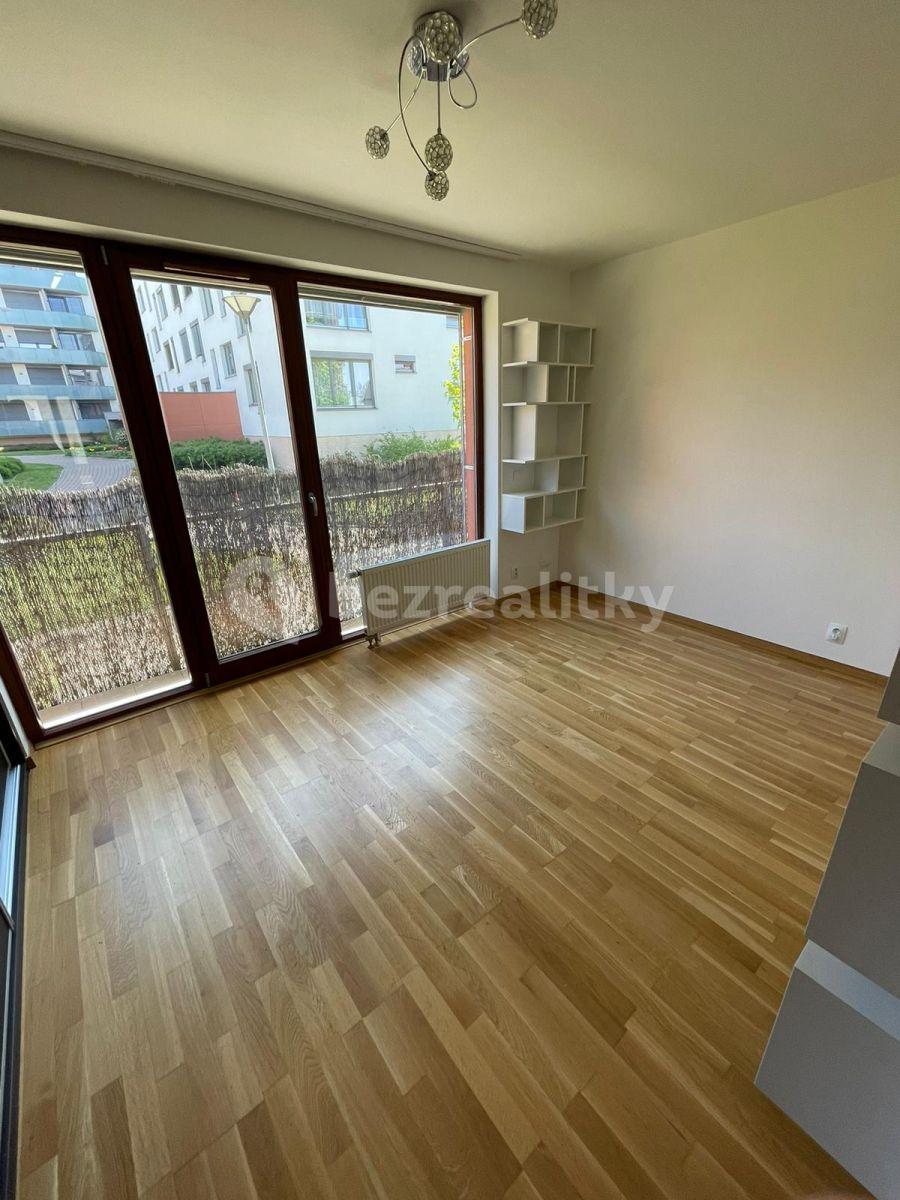 Prenájom bytu 3-izbový 105 m², Březiněveská, Praha, Praha