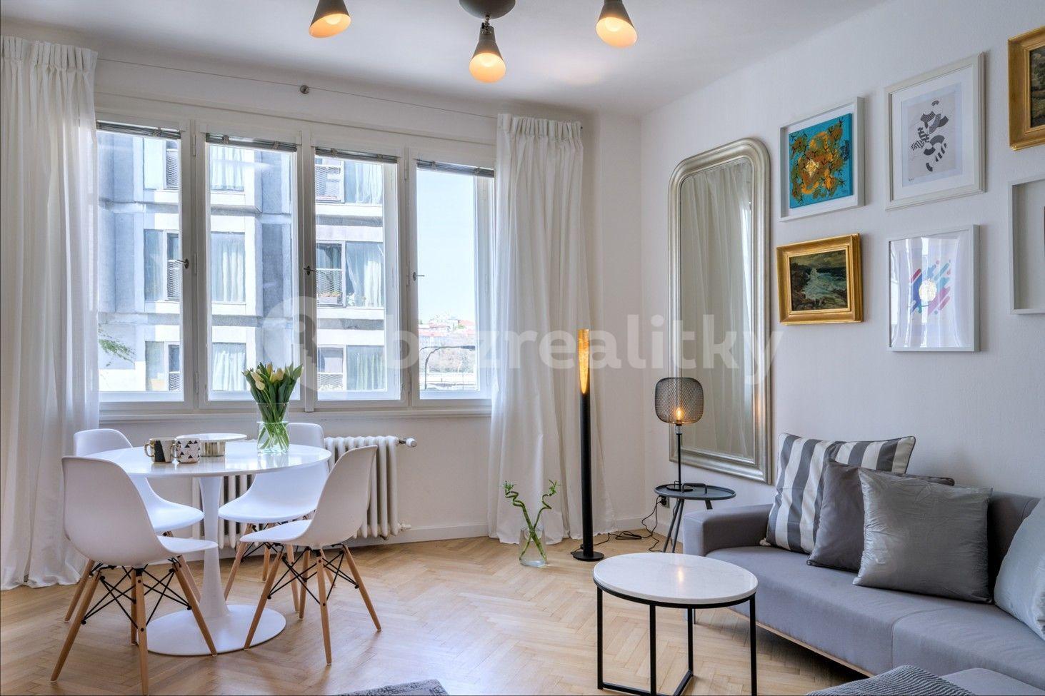 Prenájom bytu 2-izbový 52 m², Lodecká, Praha, Praha