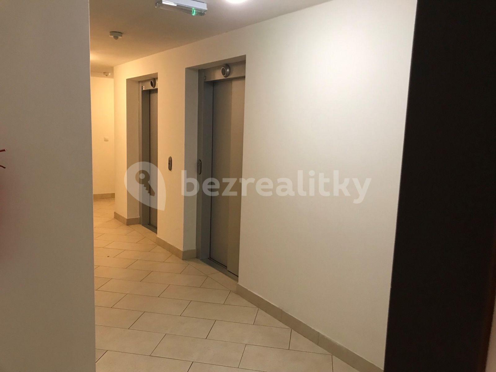 Prenájom bytu 2-izbový 60 m², Modenská, Praha, Praha