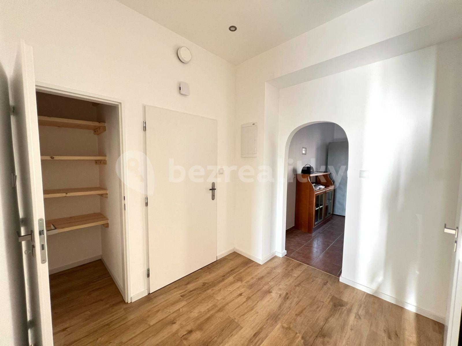 Prenájom bytu 3-izbový 98 m², Budějovická, Praha, Praha