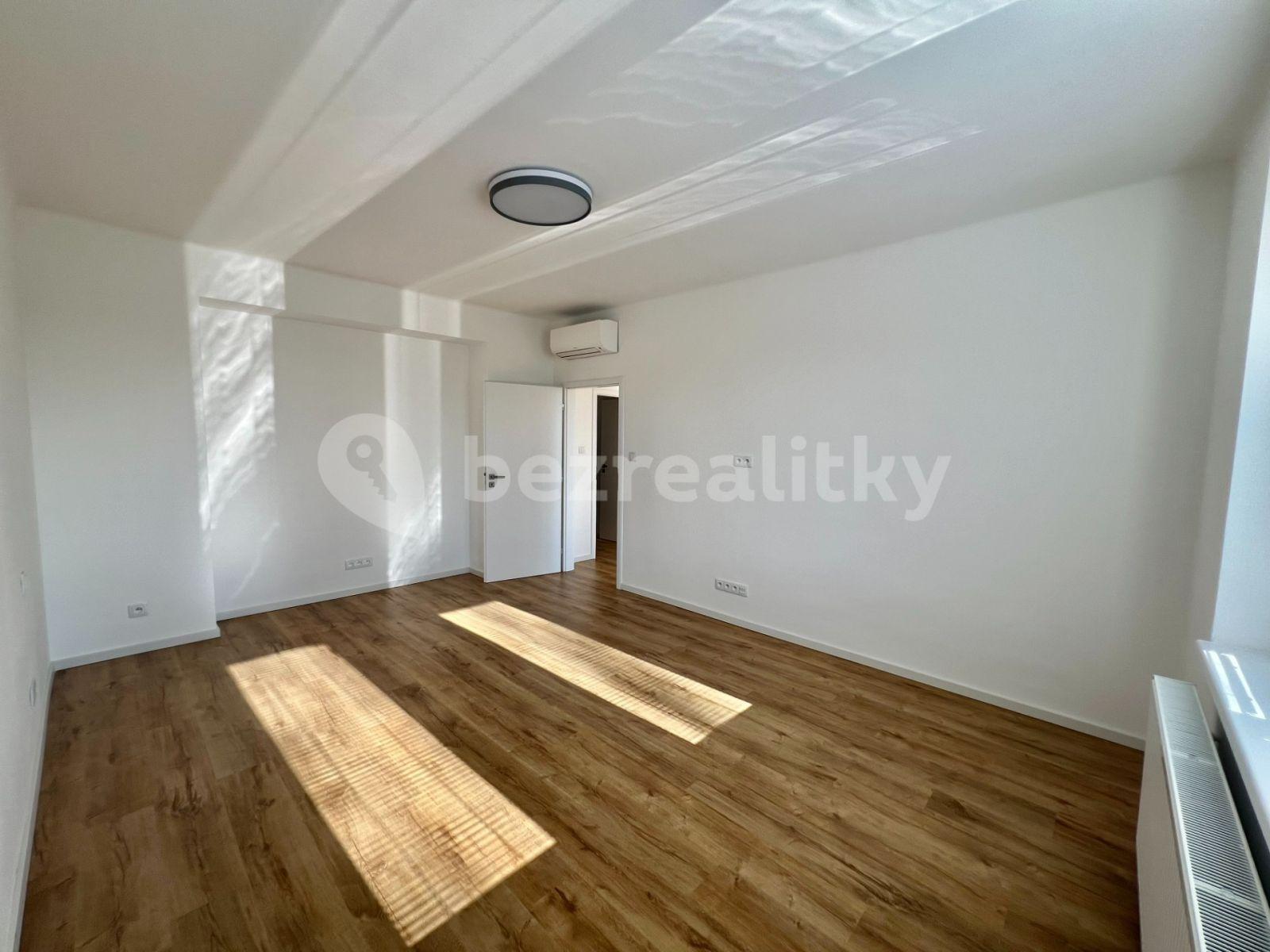 Prenájom bytu 3-izbový 98 m², Budějovická, Praha, Praha