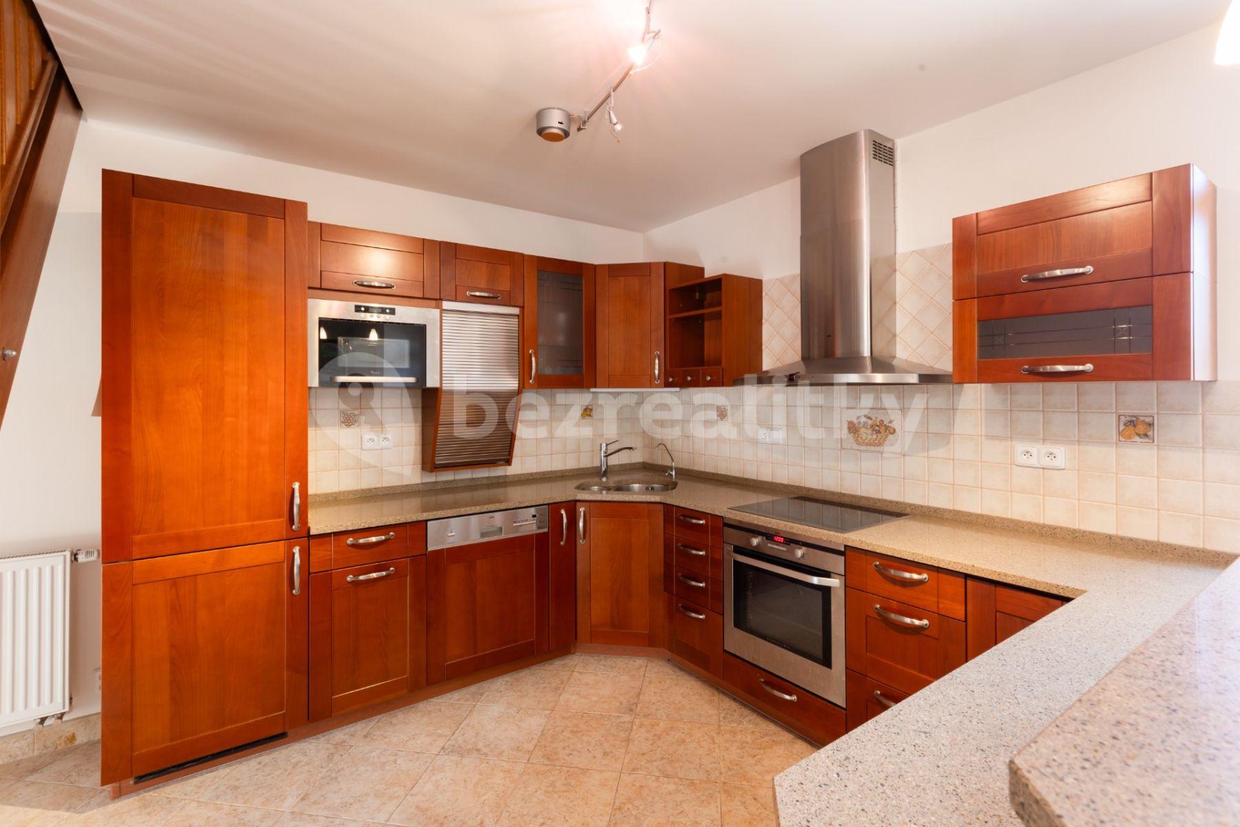 Predaj domu 314 m², pozemek 932 m², Sluštice, Středočeský kraj