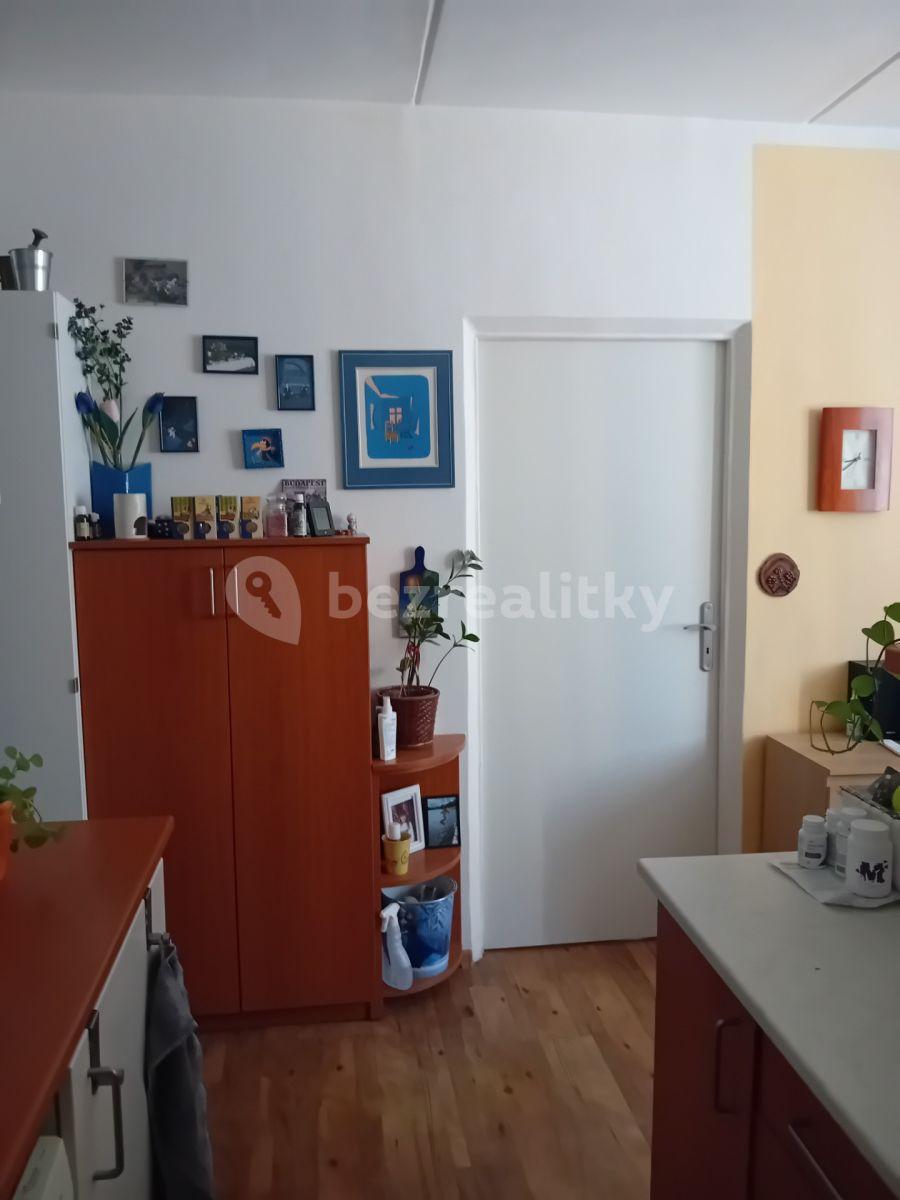 Prenájom bytu 2-izbový 40 m², Cholupická, Praha, Praha