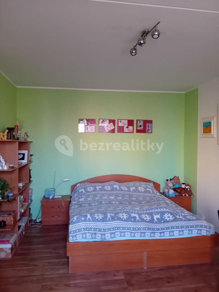 Prenájom bytu 2-izbový 40 m², Cholupická, Praha, Praha