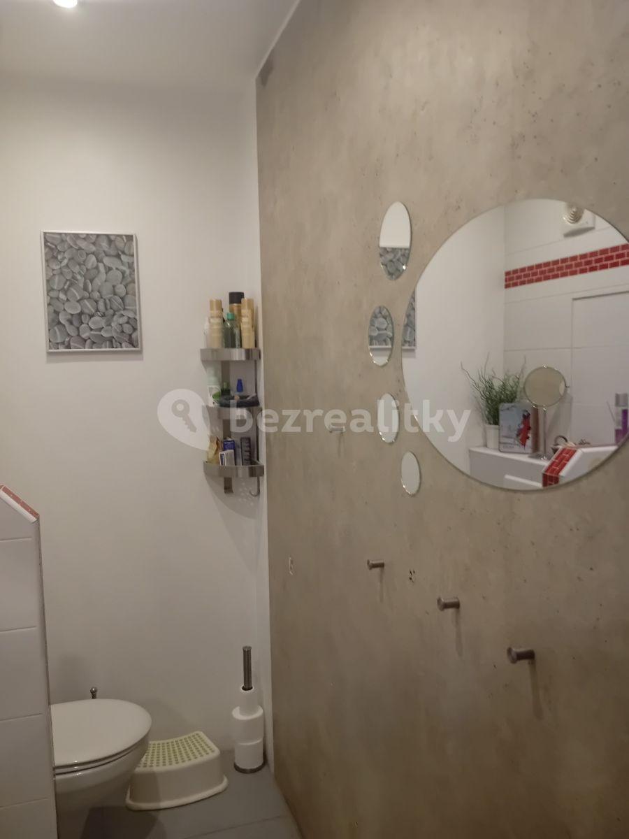 Prenájom bytu 2-izbový 40 m², Cholupická, Praha, Praha