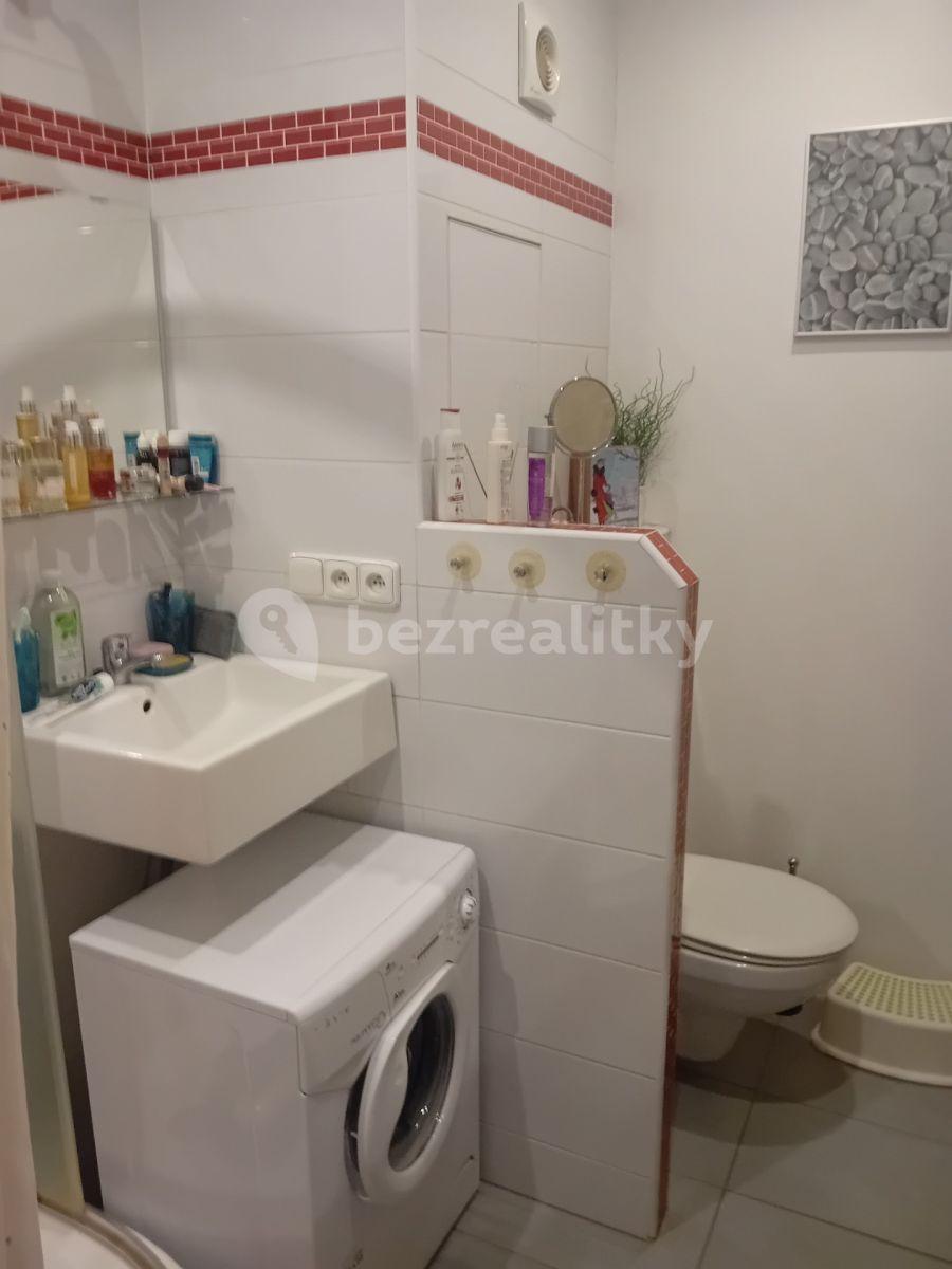 Prenájom bytu 2-izbový 40 m², Cholupická, Praha, Praha