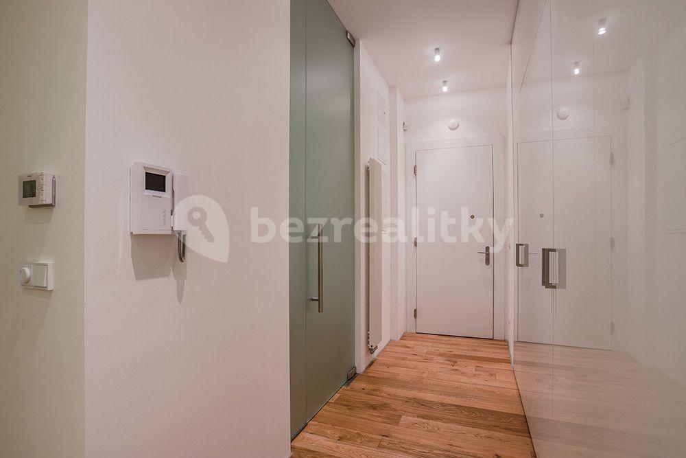 Prenájom bytu 2-izbový 89 m², Laubova, Praha, Praha