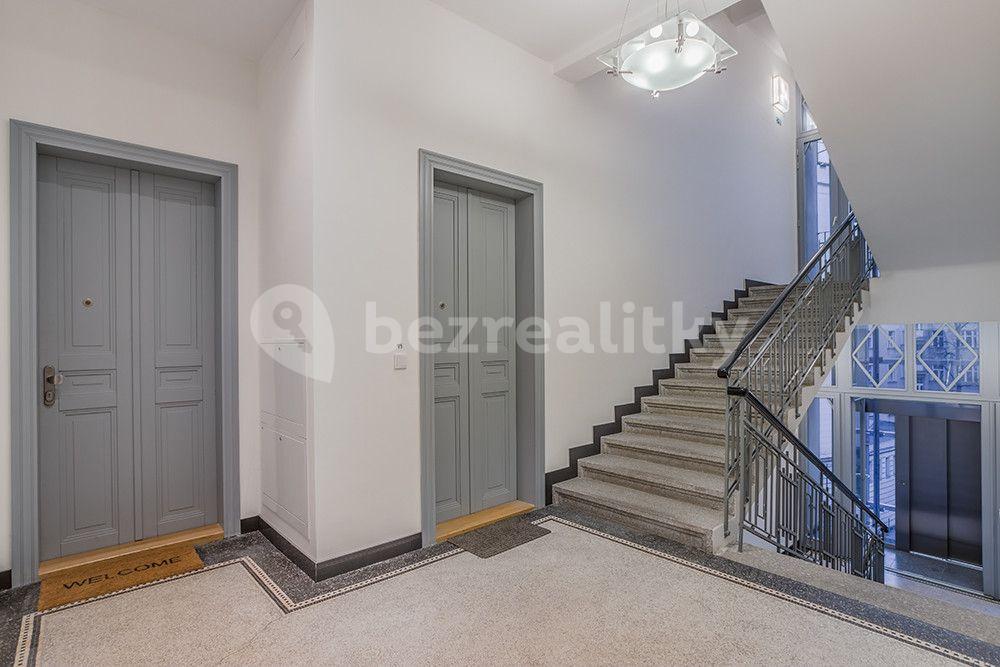 Prenájom bytu 2-izbový 89 m², Laubova, Praha, Praha