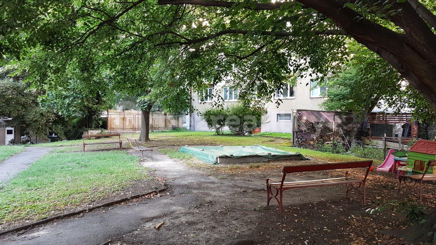 Prenájom bytu 3-izbový 65 m², Ke Krči, Praha, Praha