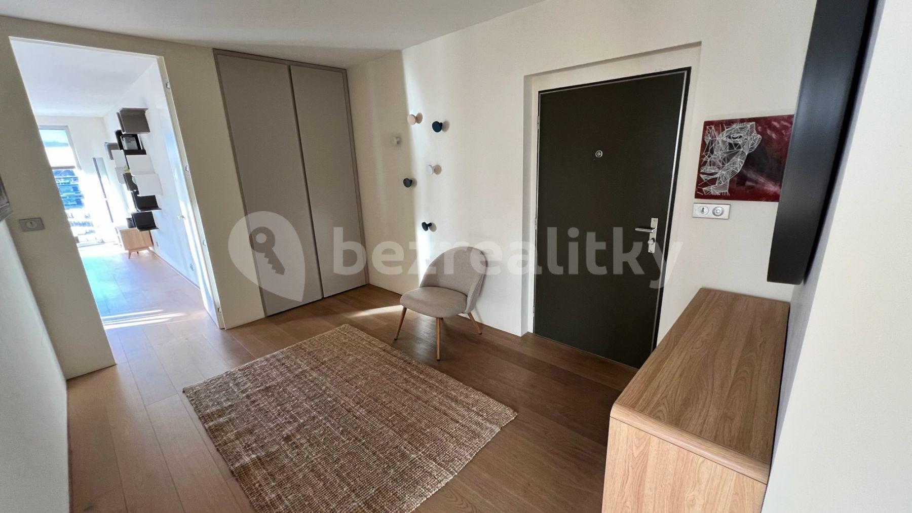 Prenájom bytu 3-izbový 90 m², Klímova, Praha, Praha