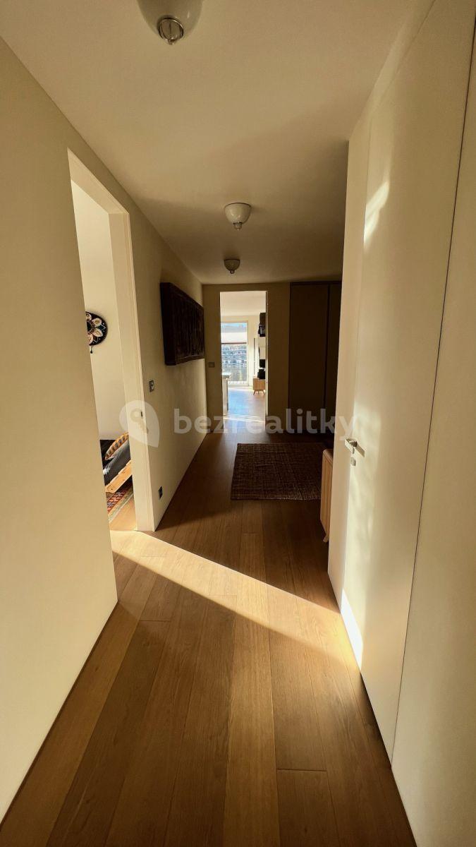 Prenájom bytu 3-izbový 90 m², Klímova, Praha, Praha