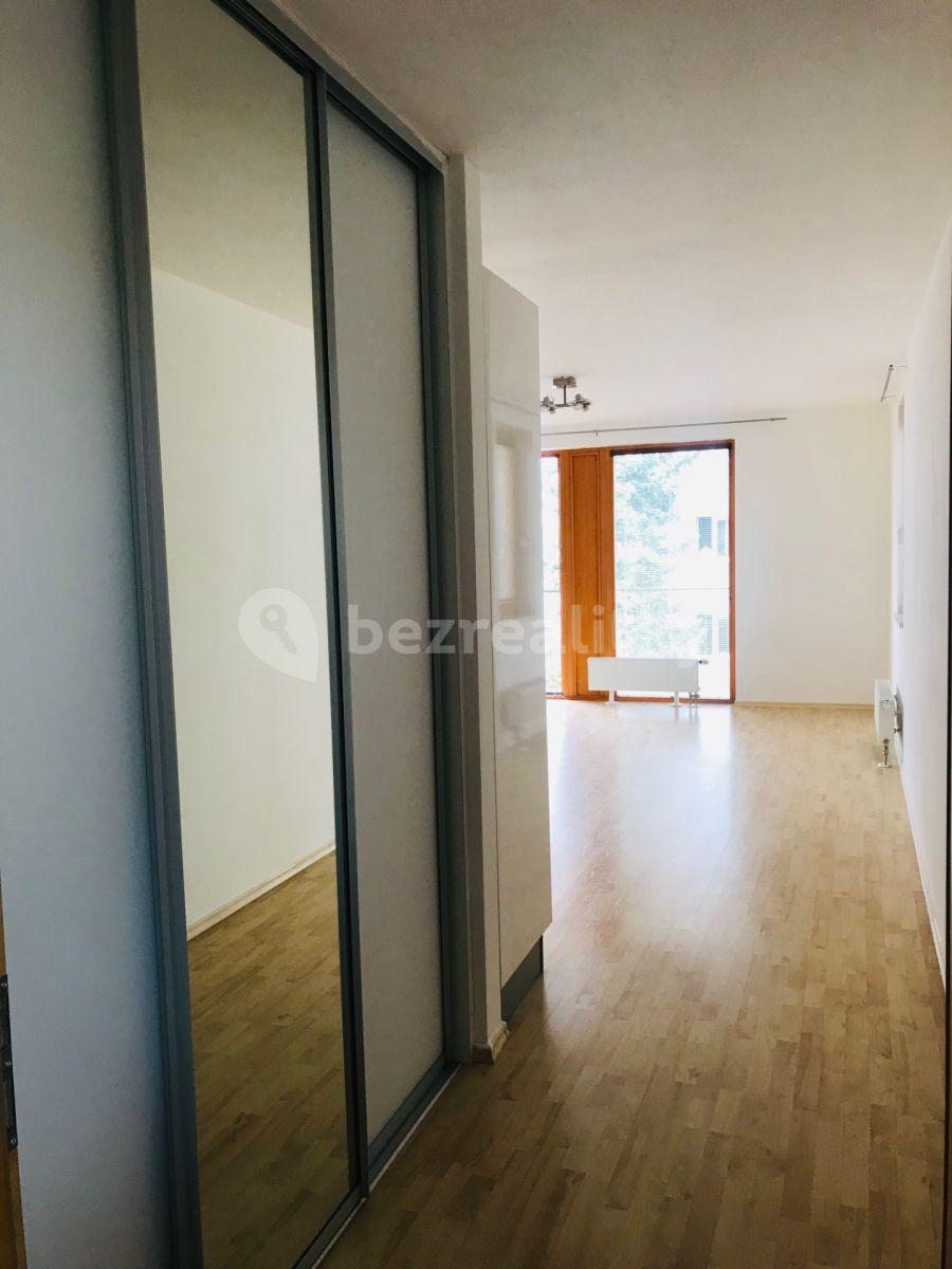 Prenájom bytu 1-izbový 43 m², Třeboňská, Praha, Praha