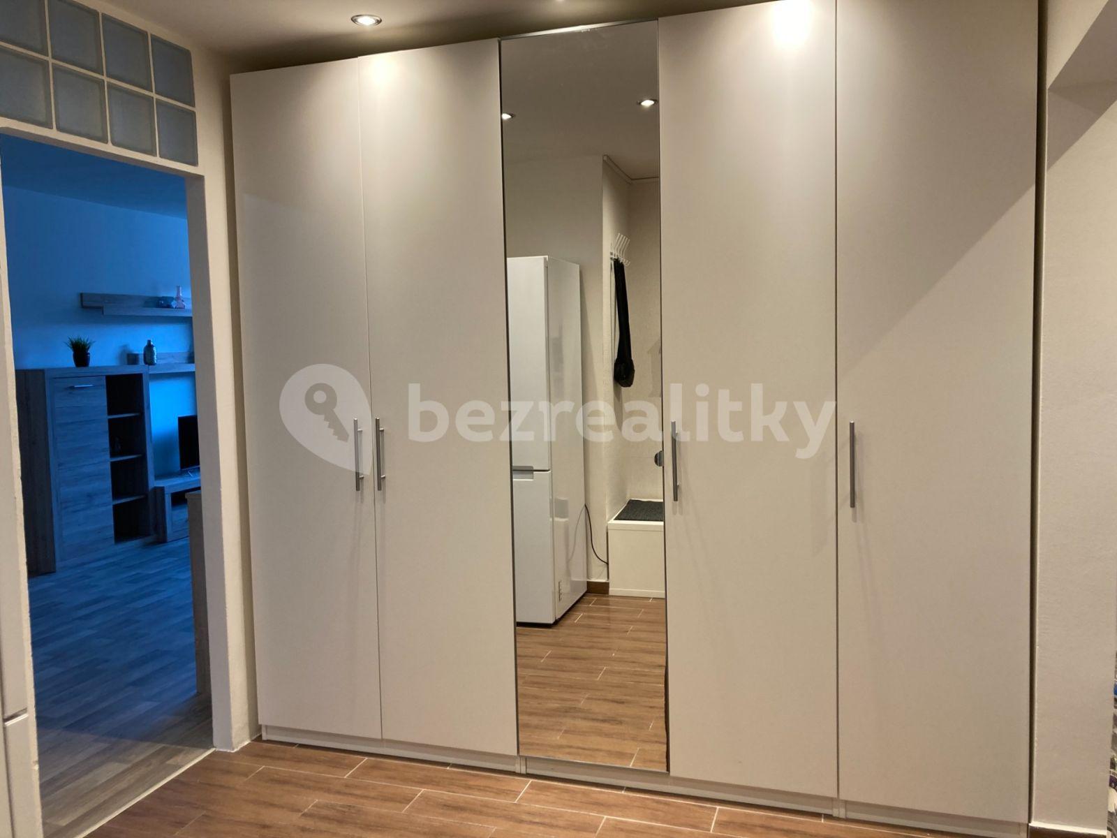 Prenájom bytu 3-izbový 66 m², Kukelská, Praha, Praha