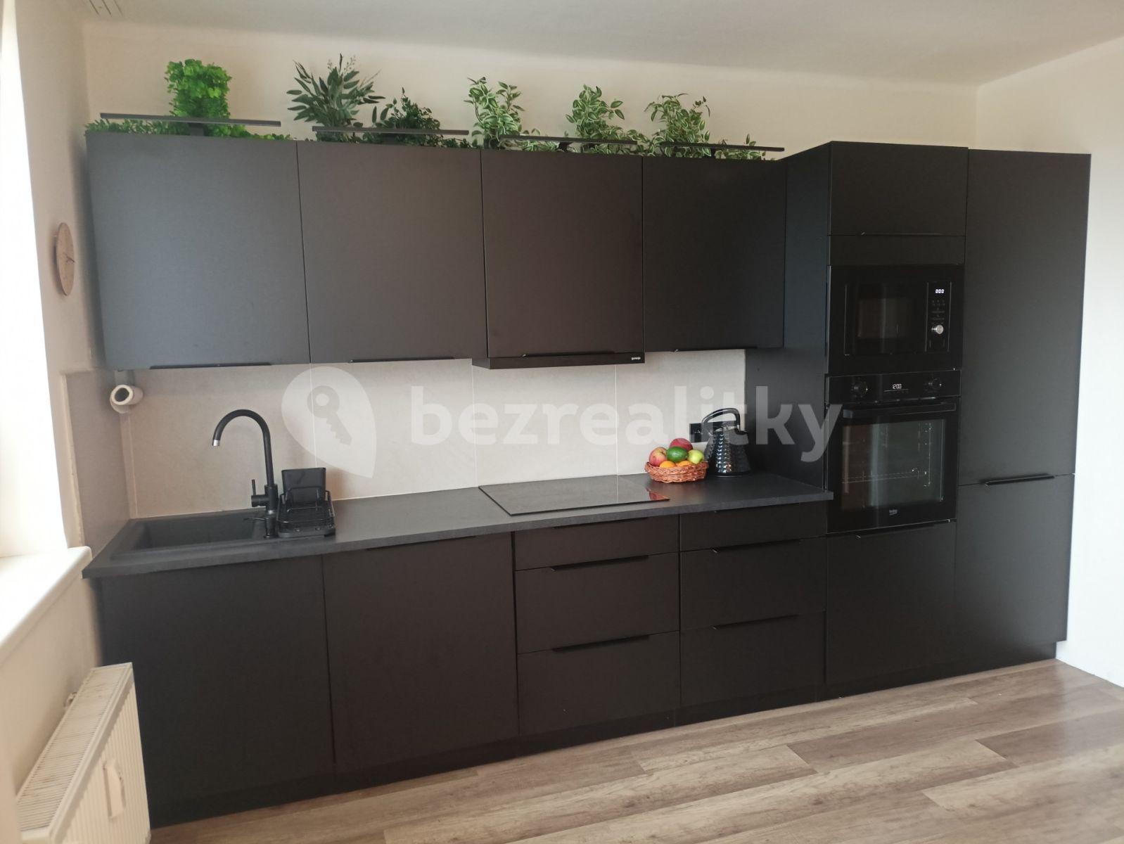 Prenájom bytu 1-izbový 31 m², Šestajovická, Praha, Praha