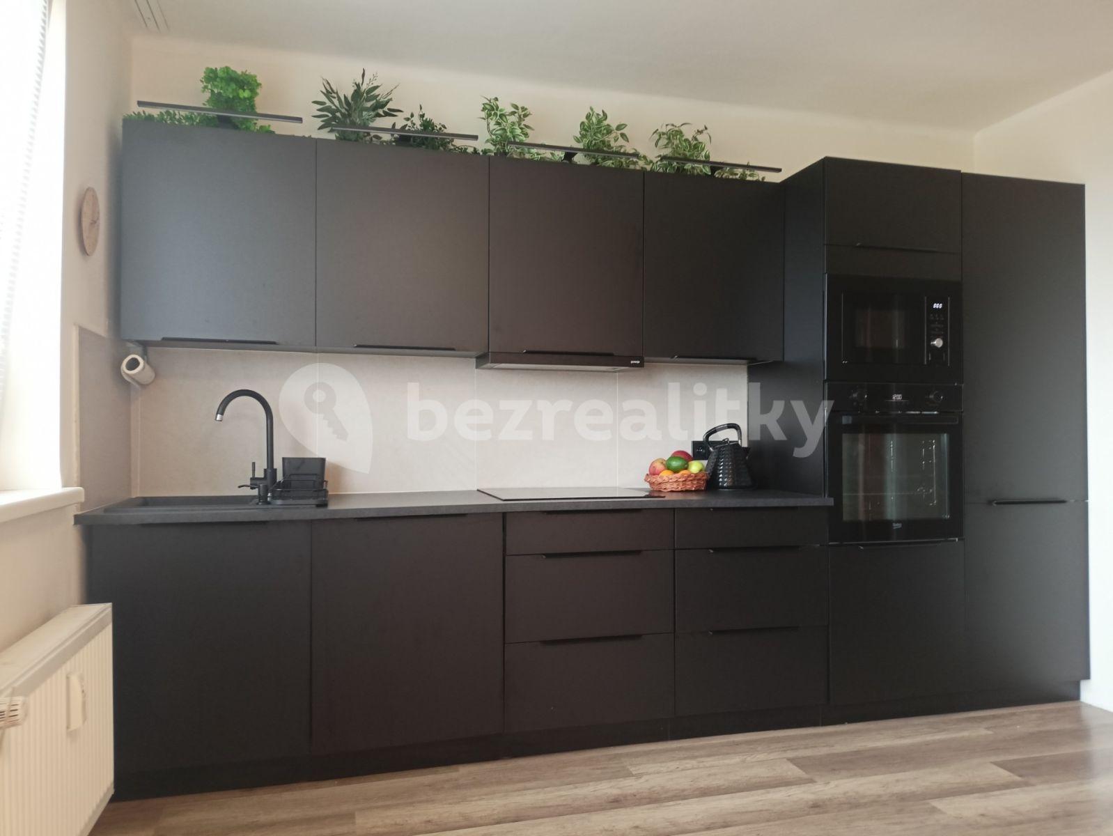 Prenájom bytu 1-izbový 31 m², Šestajovická, Praha, Praha