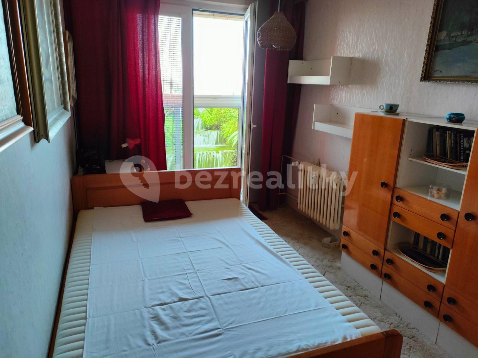 Prenájom bytu 2-izbový 44 m², Majerského, Praha, Praha