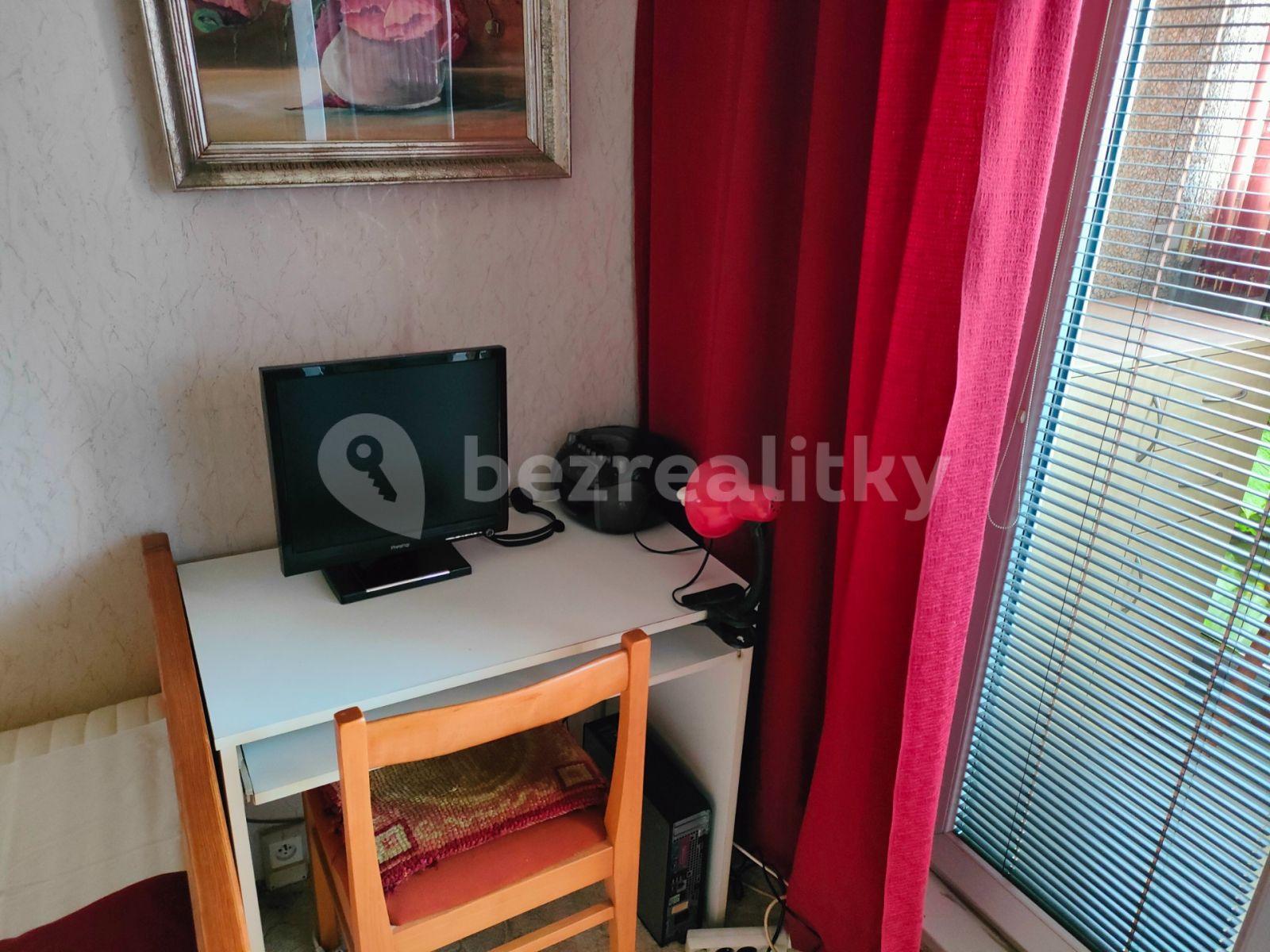 Prenájom bytu 2-izbový 44 m², Majerského, Praha, Praha